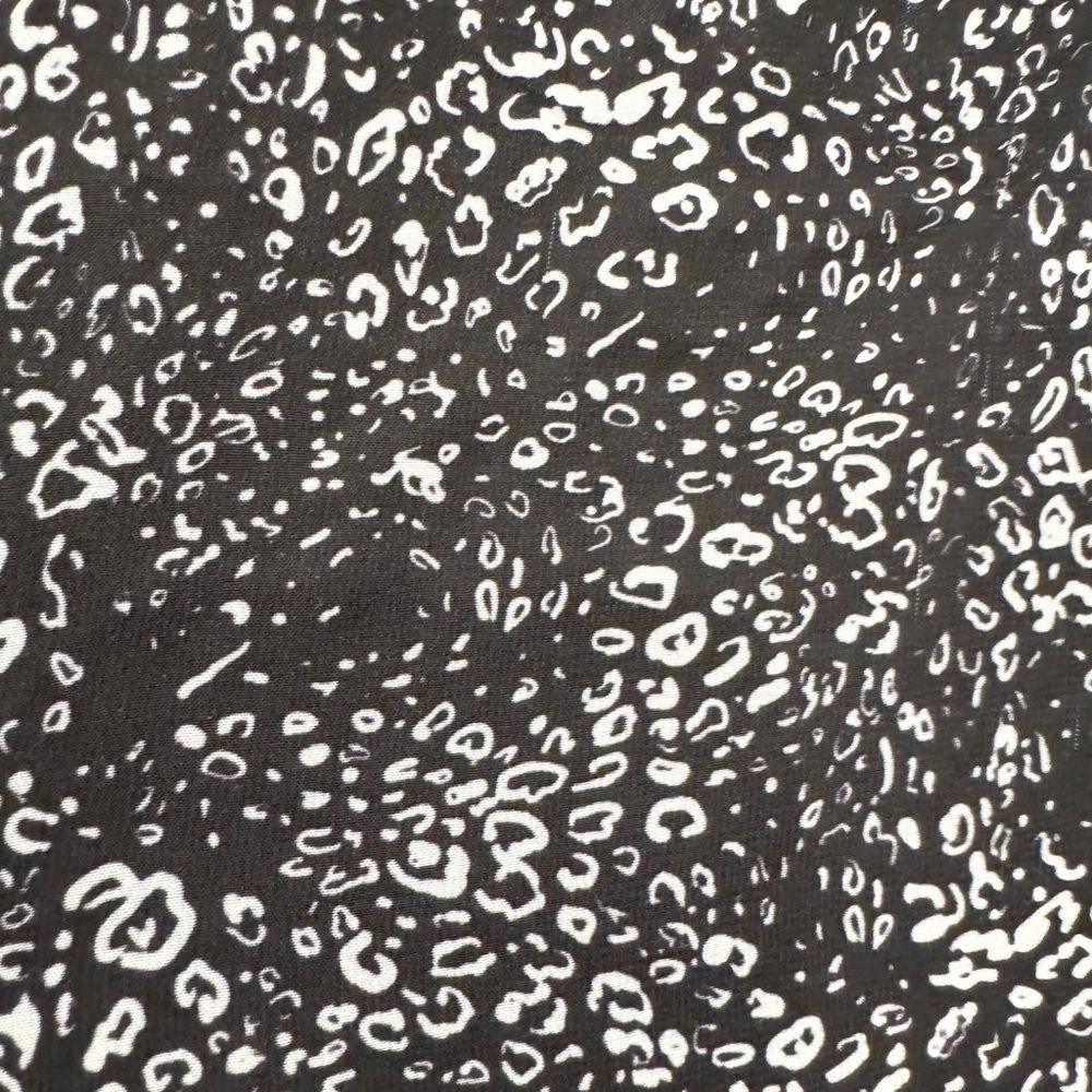 Haute Hippie‎ black and white split neck animal print tunic top Medium career - Picture 8 of 10